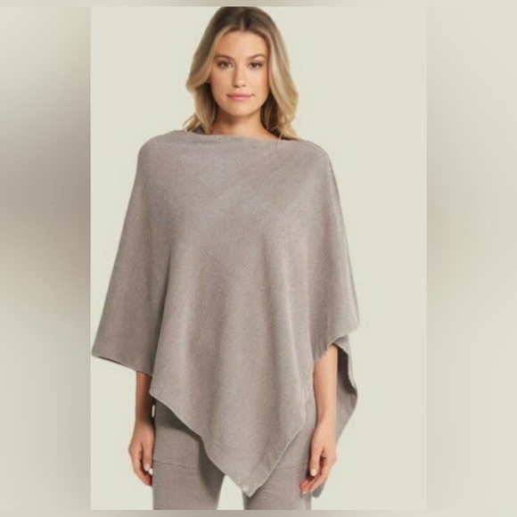 BAREFOOT DREAMS CozyChic Ultra Lite Poncho, OS Plus in Beach Rock - Picture 1 of 9